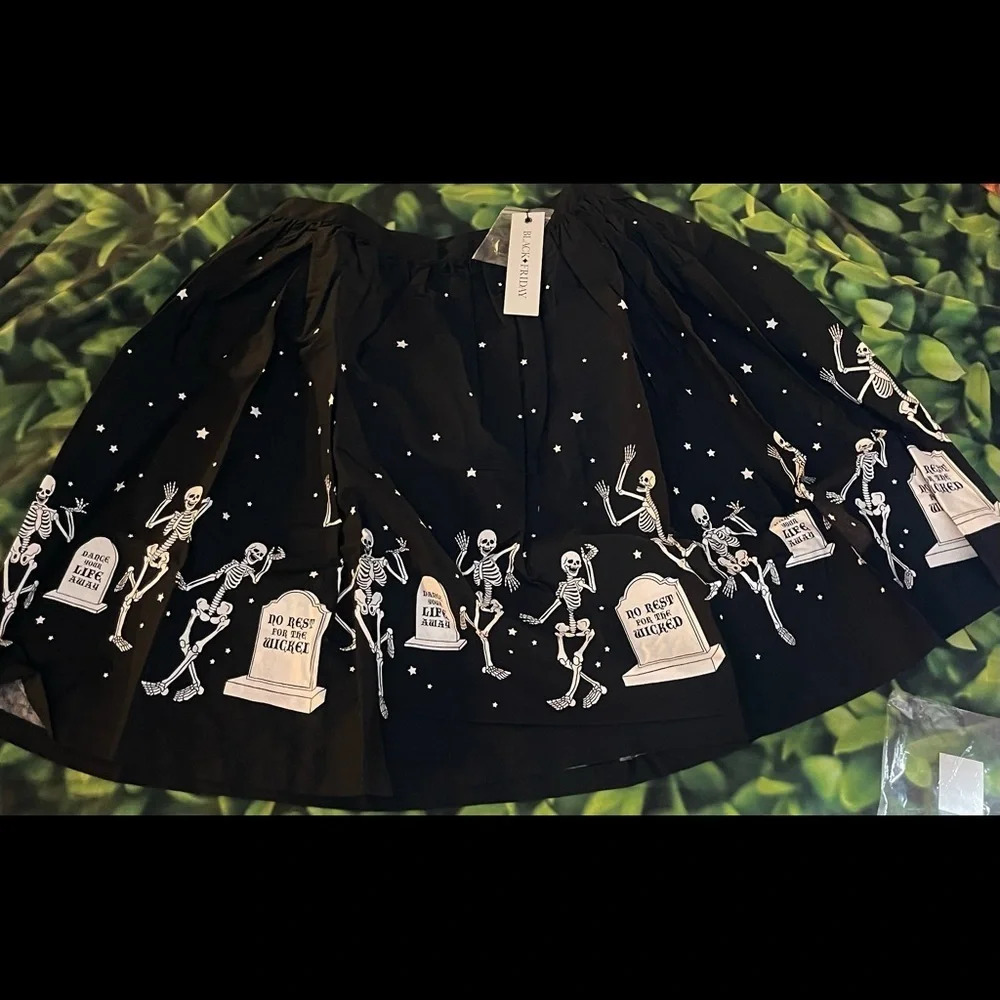 ModCloth x Black Friday It's A Graveyard Smash! Mini Skirt, Size 10AU/US S, NWT​ - Picture 5 of 12